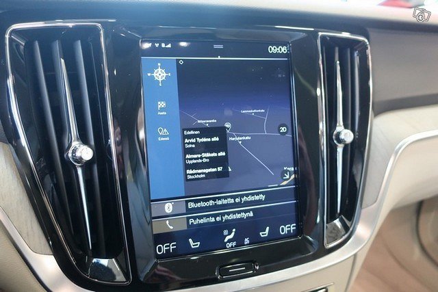 VOLVO V60 8