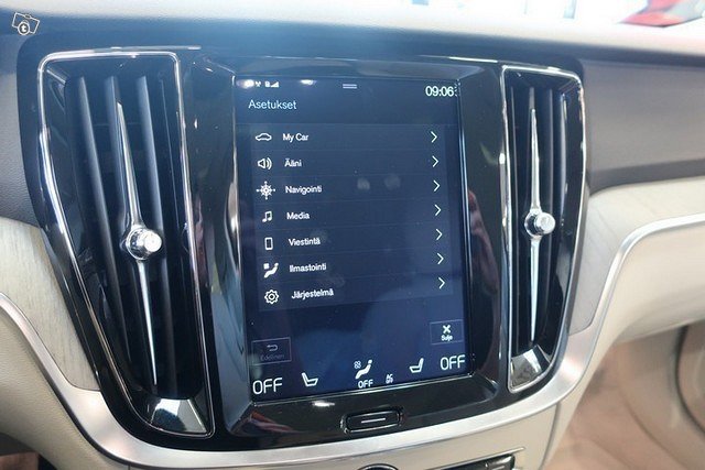 VOLVO V60 10