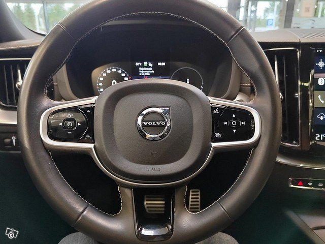 VOLVO XC60 6