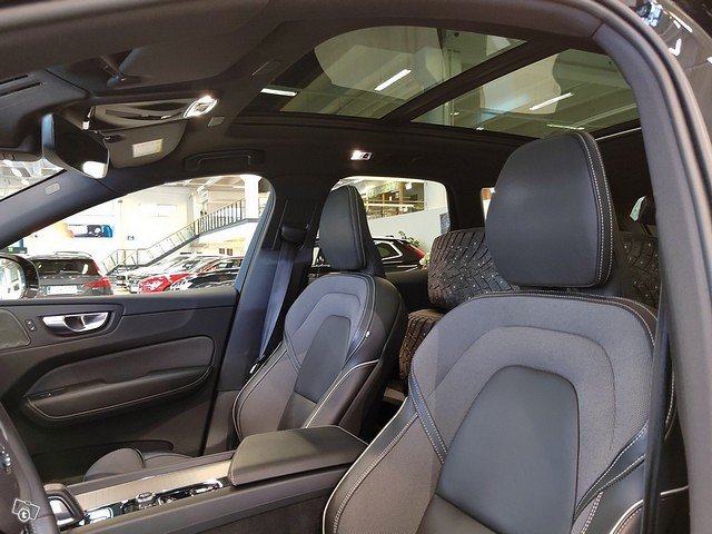 VOLVO XC60 10