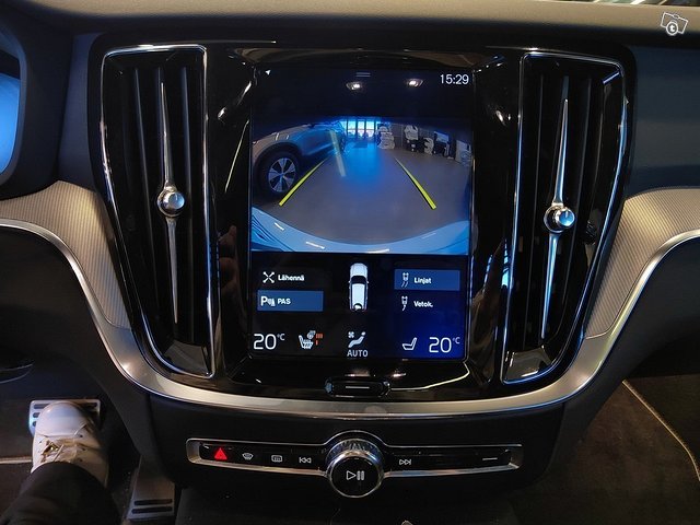 VOLVO V60 13