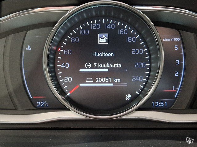 VOLVO V60 11