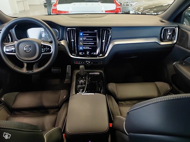 VOLVO V60 6