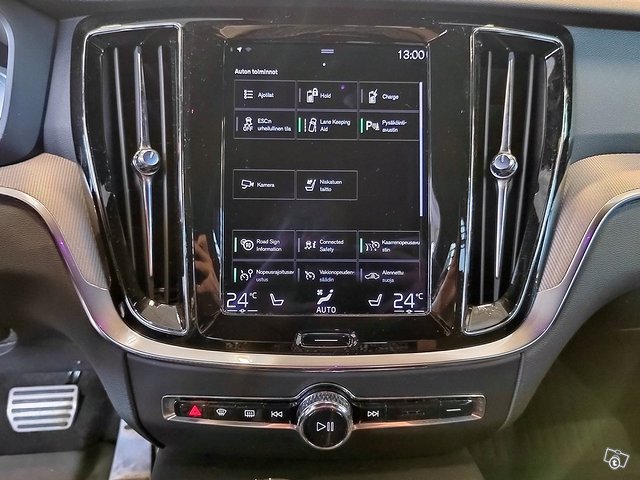 VOLVO V60 10