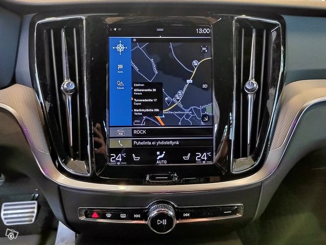 VOLVO V60 11