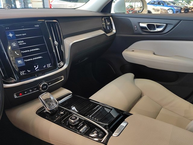VOLVO V60 15