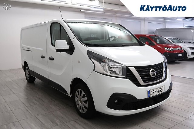 Nissan NV300 6
