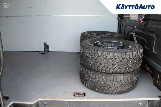 VOLKSWAGEN CRAFTER 12