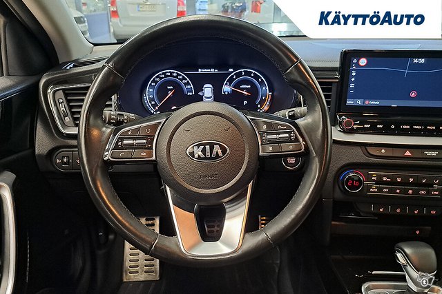 KIA XCeed 10