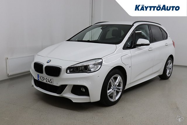 BMW 225