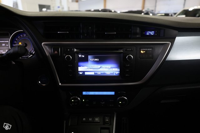 Toyota Auris 13