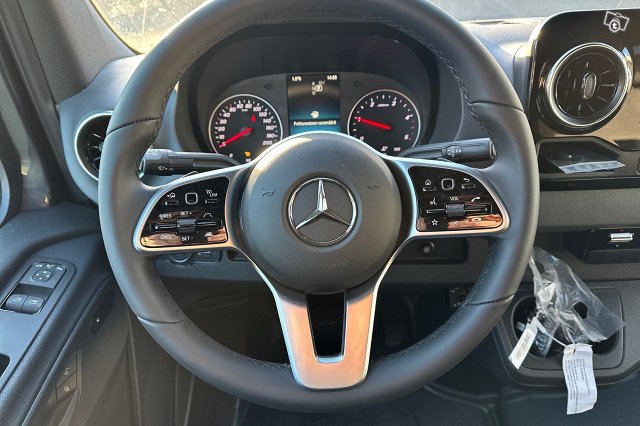 Mercedes-Benz Sprinter 10