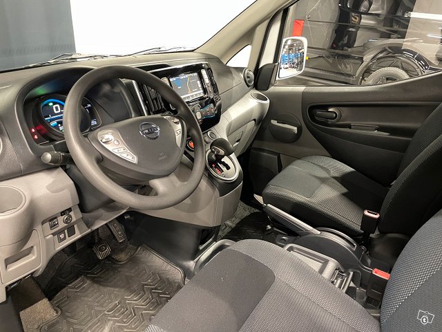 Nissan E-NV200 4