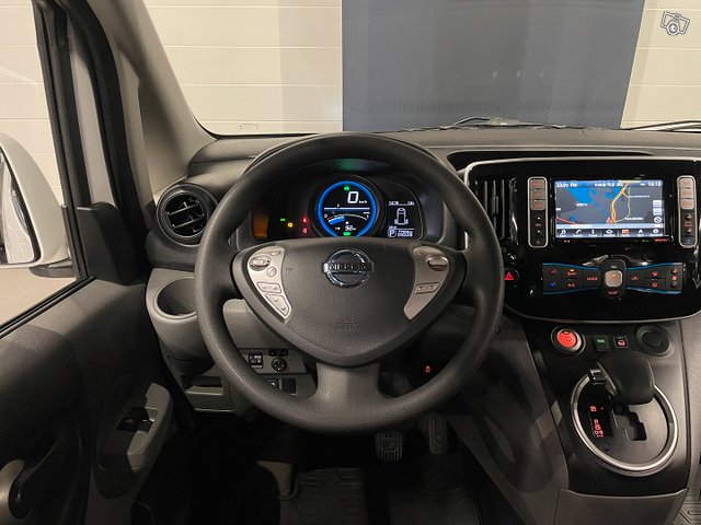 Nissan E-NV200 5