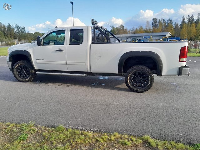 GMC Sierra 3