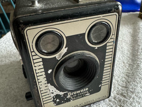 Brownie SIX-20 Model C kamera, 40-luku, Kamerat, Kamerat ja valokuvaus, Joensuu, Tori.fi Brownie SIX-20 Model C kamera, 40-luku, Kamerat, Kamerat ja valokuvaus, Joensuu, Tori.fi