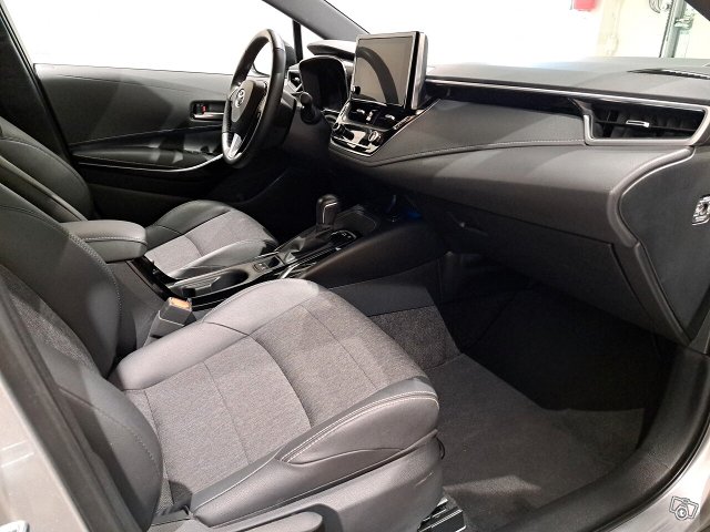 TOYOTA COROLLA 17