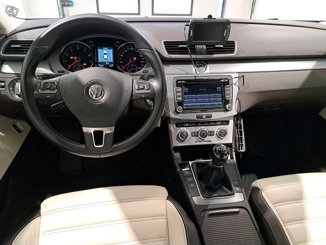 VOLKSWAGEN CC 11