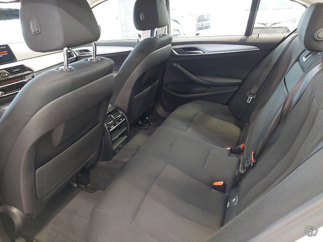 BMW 530 9