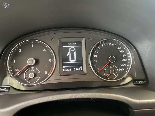 VOLKSWAGEN Caddy 13
