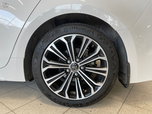 TOYOTA COROLLA 18