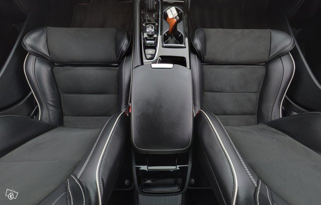 VOLVO S90 9