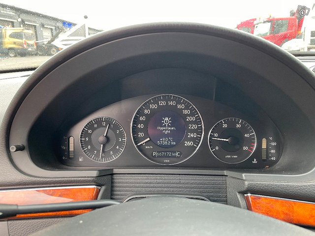 Mercedes-Benz E Limo 20