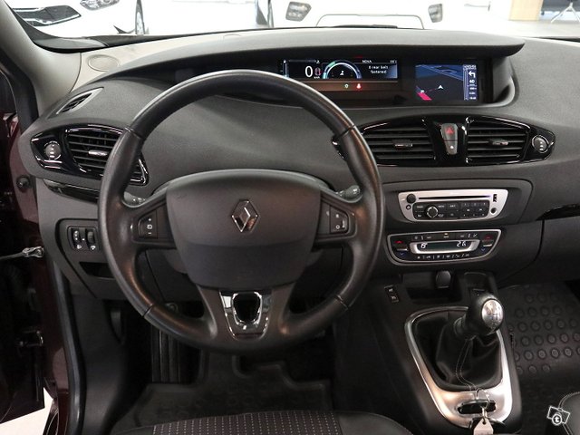 RENAULT Grand Scenic 12