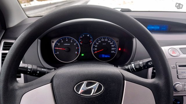 Hyundai i20 15