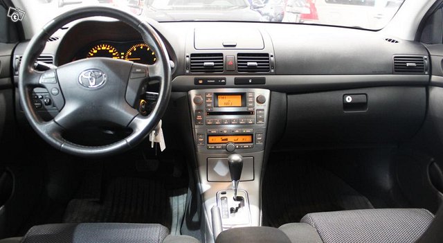 Toyota Avensis 6