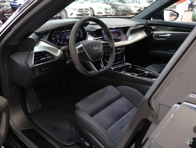 Audi E-tron GT 9