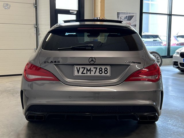 Mercedes-Benz CLA 45 AMG 4