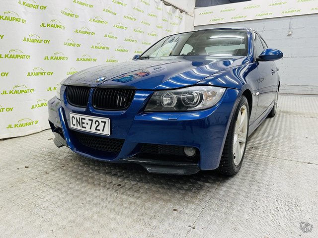 BMW 330 1
