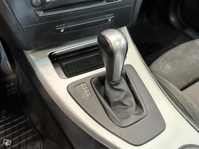 BMW 330 17