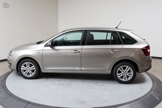 Skoda Rapid 8