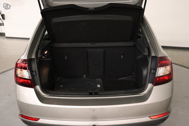 Skoda Rapid 12
