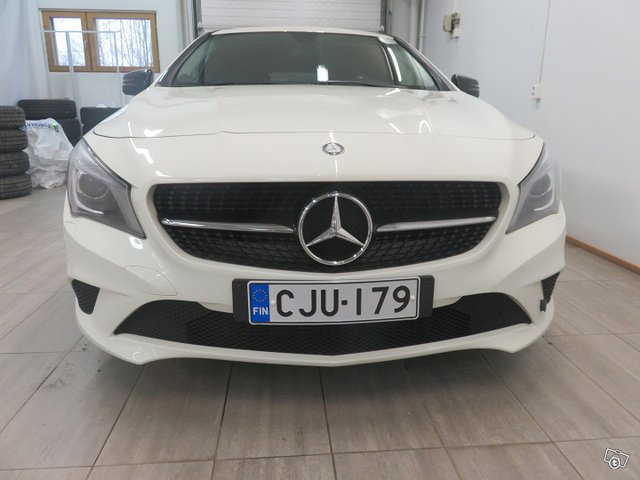 MERCEDES-BENZ CLA 2