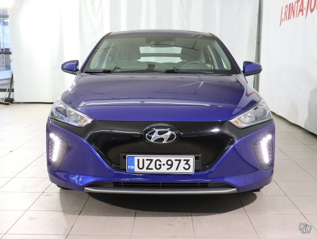 Hyundai IONIQ Electric 2