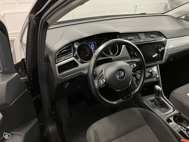 Volkswagen, VW TOURAN 10