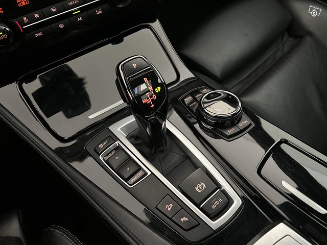 BMW M550d 24