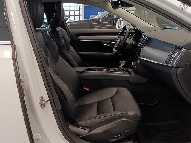 VOLVO V90 5
