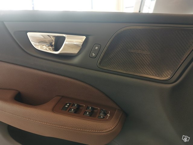 VOLVO V60 18