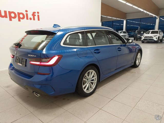 BMW 330 6