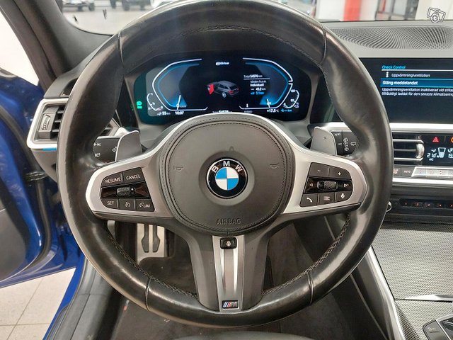 BMW 330 22