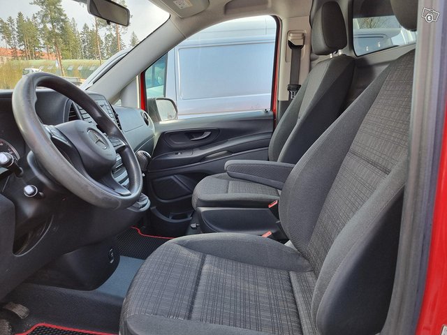 Mercedes-Benz Vito 13