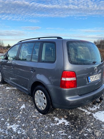 Volkswagen Touran 3