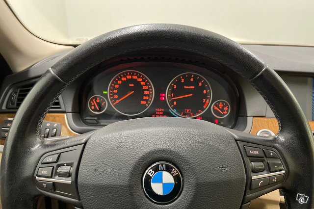BMW 528 13