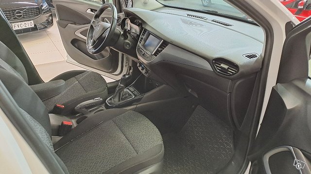 Opel Crossland X 12