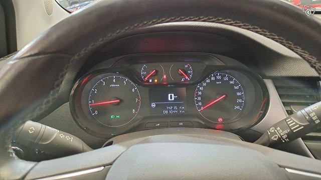Opel Crossland X 13