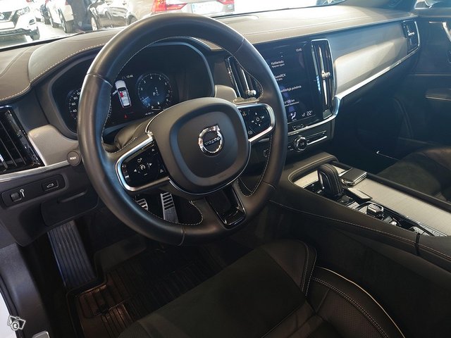 VOLVO V90 7